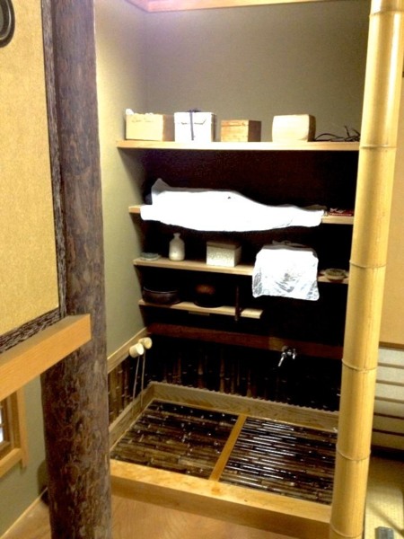 The Guest House 東の窓